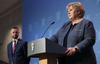 Bildet viser Bent Høie og Erna Solberg.