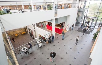 Bildet viser entreen ved Campus Haugesund