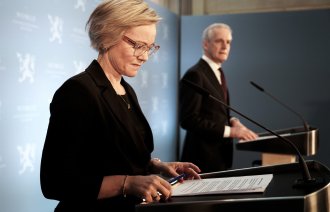 Bildet viser Jonas Gahr Støre og Ingvild Kjerkjol