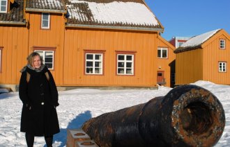 Bildet viser professor Ingunn Elstad på Skansen i Tromsø.