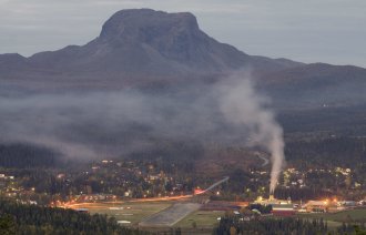 Bilde av den karakteristiske fjelltoppen, Hatten som har gitt navn til kommunen. 