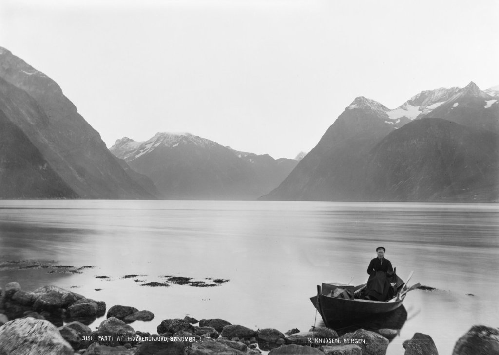 Jordmor i båt på Sunnmøre på 1800-tallet