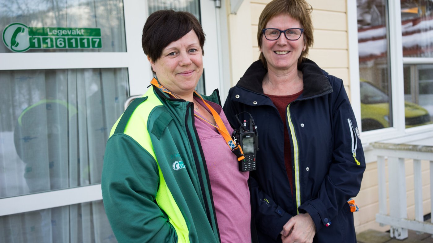 bildet viser Anne Grete Husebø (til venstre) og Ingunn S Feidje 