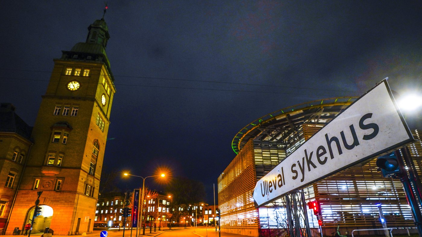 Bildet viser et skilt som peker mot Ullevål sykehus