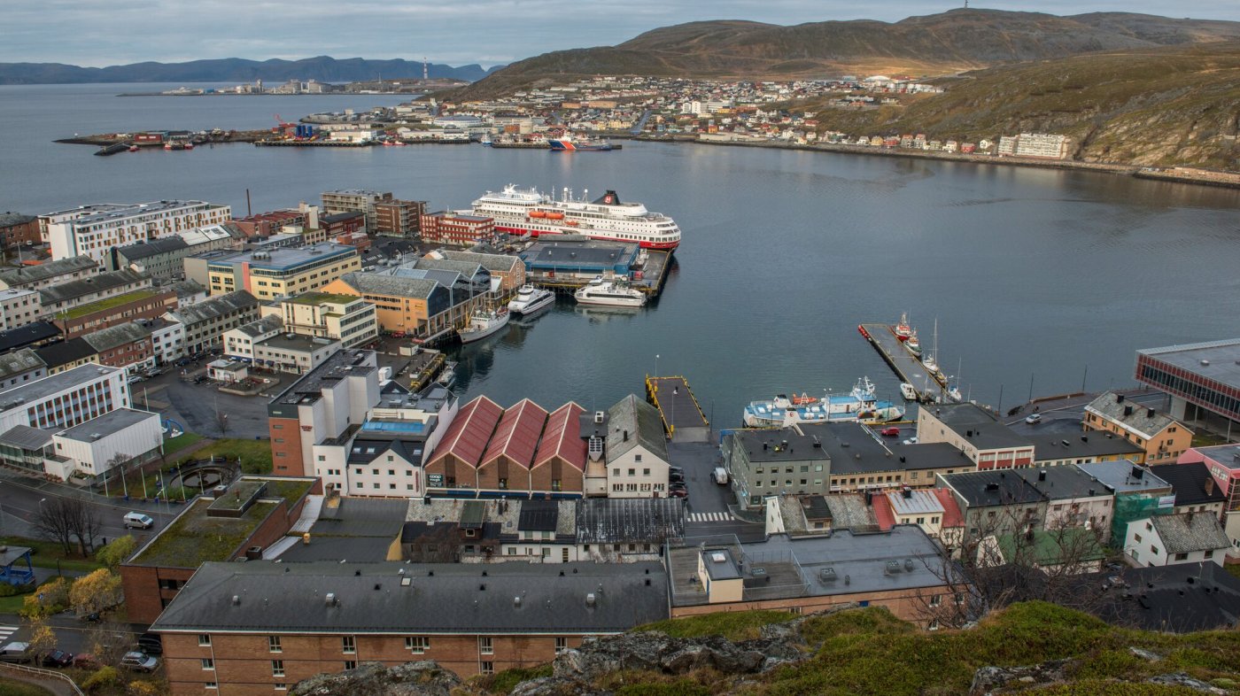 Oversiktsbilde av Hammerfest by i Finnmark